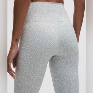Lululemon Wunder Train HR Tight 25”